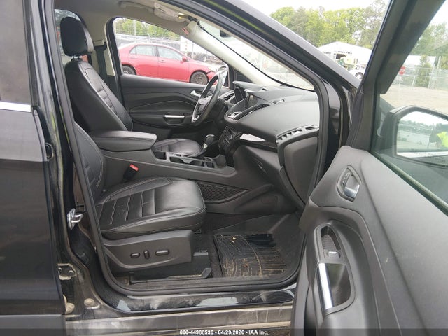 44988536 :رقم المزاد ، 1FMCU9J96HUE52067 vin ، 2017 Ford Escape Titanium مزاد بيع