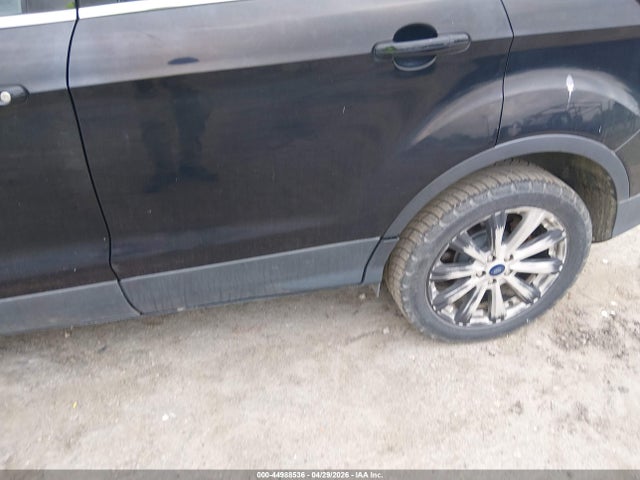 44988536 :رقم المزاد ، 1FMCU9J96HUE52067 vin ، 2017 Ford Escape Titanium مزاد بيع