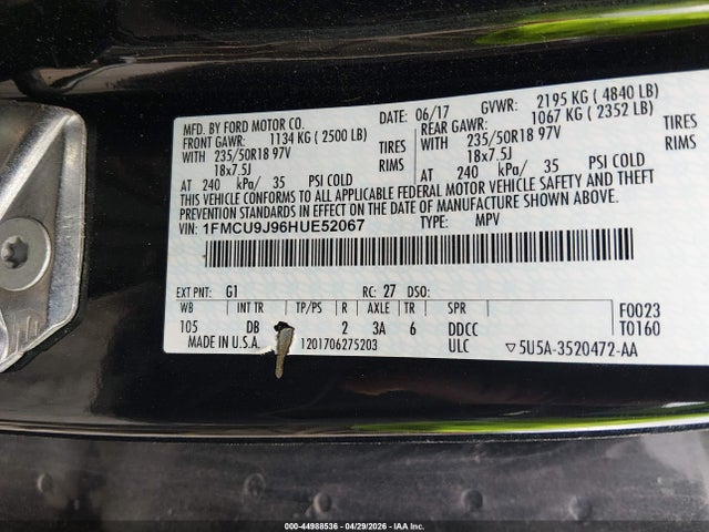 44988536 :رقم المزاد ، 1FMCU9J96HUE52067 vin ، 2017 Ford Escape Titanium مزاد بيع