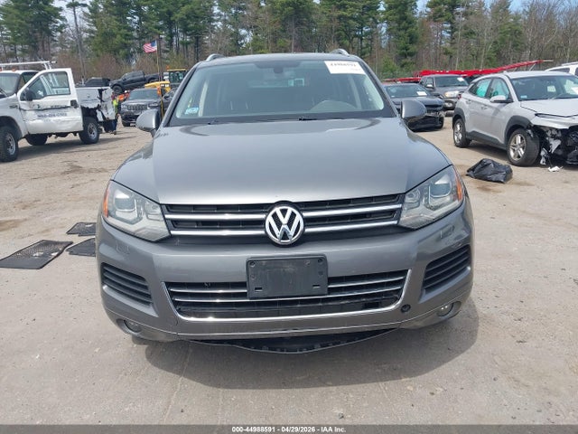 2014 Volkswagen Touareg 3.6l Sport მანქანა იყიდება აუქციონზე, vin: WVGEF9BP2ED004727, აუქციონის ნომერი: 44988591