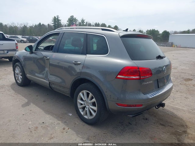 2014 Volkswagen Touareg 3.6l Sport მანქანა იყიდება აუქციონზე, vin: WVGEF9BP2ED004727, აუქციონის ნომერი: 44988591
