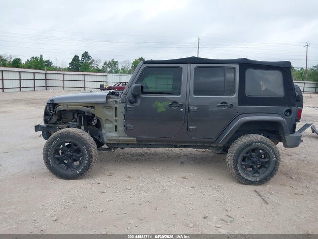 1C4BJWDG9HL738454 Jeep Wrangler Unlimited Sport 4x4