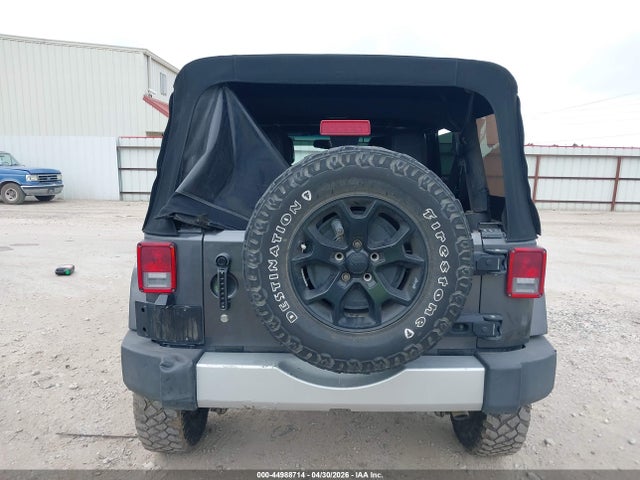 1C4BJWDG9HL738454 Jeep Wrangler Unlimited Sport 4x4