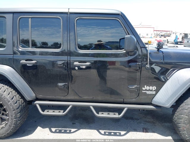 1C4HJXDG3JW172649 Jeep Wrangler Unlimited Sport 4x4