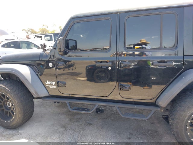 1C4HJXDG3JW172649 Jeep Wrangler Unlimited Sport 4x4