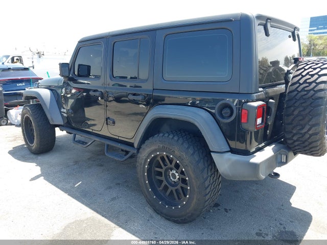 1C4HJXDG3JW172649 Jeep Wrangler Unlimited Sport 4x4