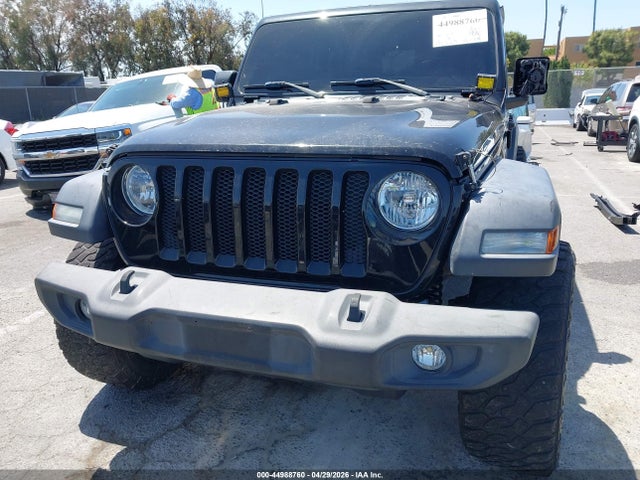 1C4HJXDG3JW172649 Jeep Wrangler Unlimited Sport 4x4