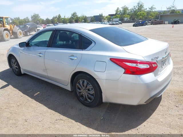 1N4AL3AP3HN305733 Nissan Altima 2.5 S