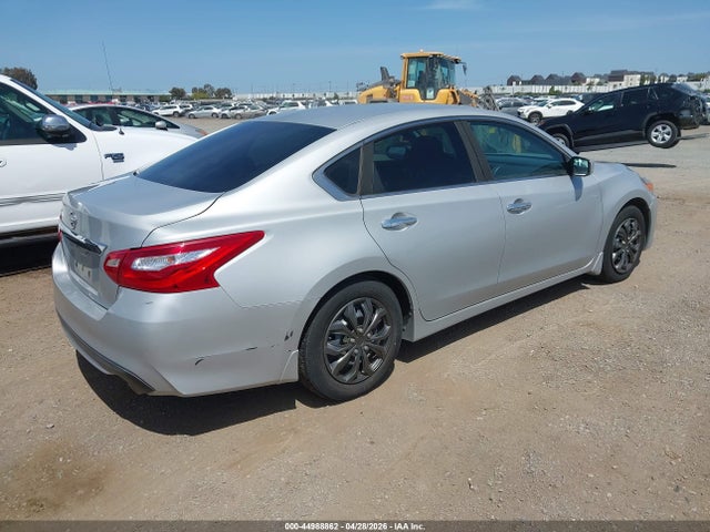 1N4AL3AP3HN305733 Nissan Altima 2.5 S