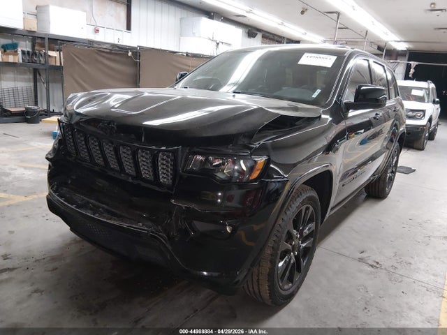 1C4RJEAG2JC512470 Jeep Grand Cherokee Altitude 4x2