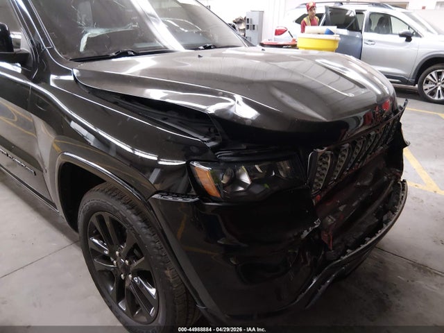 1C4RJEAG2JC512470 Jeep Grand Cherokee Altitude 4x2