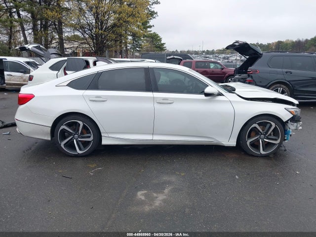 44988960 :رقم المزاد ، 1HGCV1F90JA037315 vin ، 2018 Honda Accord Touring مزاد بيع