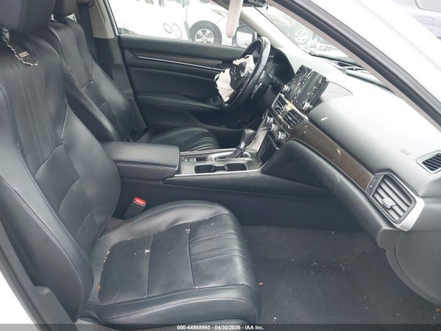 44988960 :رقم المزاد ، 1HGCV1F90JA037315 vin ، 2018 Honda Accord Touring مزاد بيع