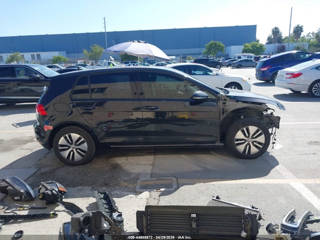 WVWKP7AU0GW916148 Volkswagen E-golf Se