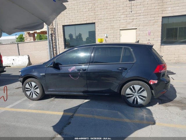 WVWKP7AU0GW916148 Volkswagen E-golf Se