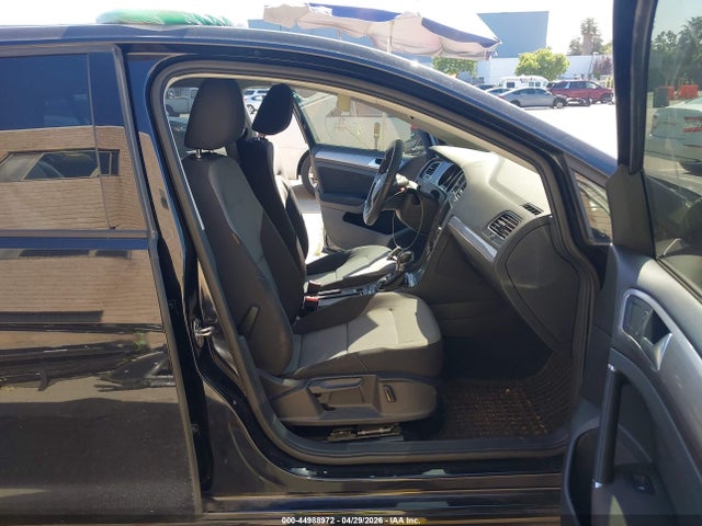 WVWKP7AU0GW916148 Volkswagen E-golf Se