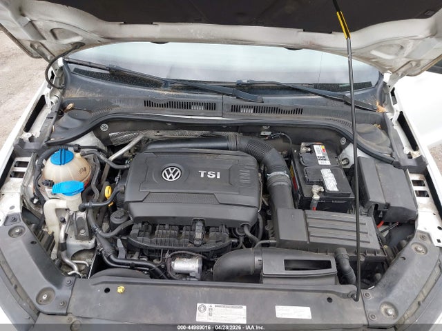 44989016 :رقم المزاد ، 3VWD17AJ8FM289968 vin ، 2015 Volkswagen Jetta 1.8t Se مزاد بيع