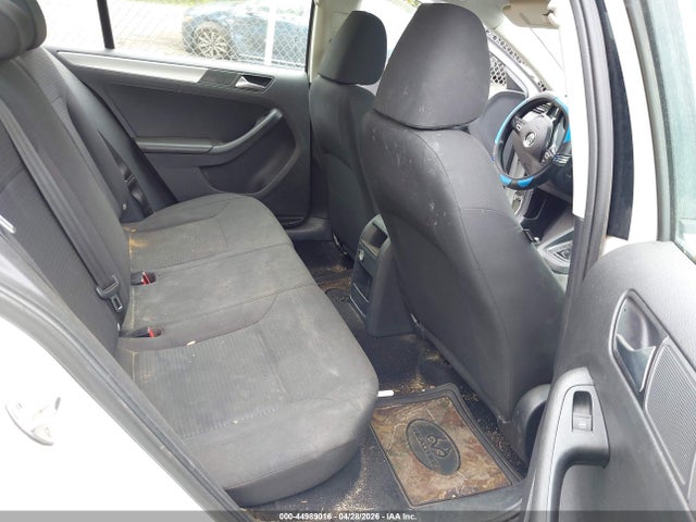 44989016 :رقم المزاد ، 3VWD17AJ8FM289968 vin ، 2015 Volkswagen Jetta 1.8t Se مزاد بيع