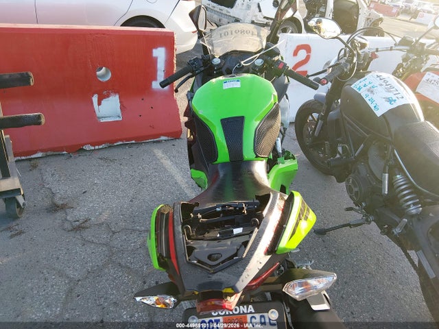 JKAEXKH16PDAM5504 Kawasaki EX400