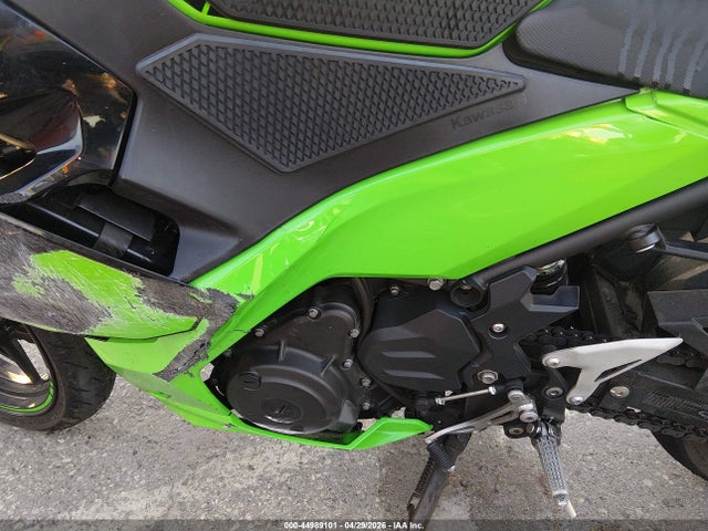 JKAEXKH16PDAM5504 Kawasaki EX400