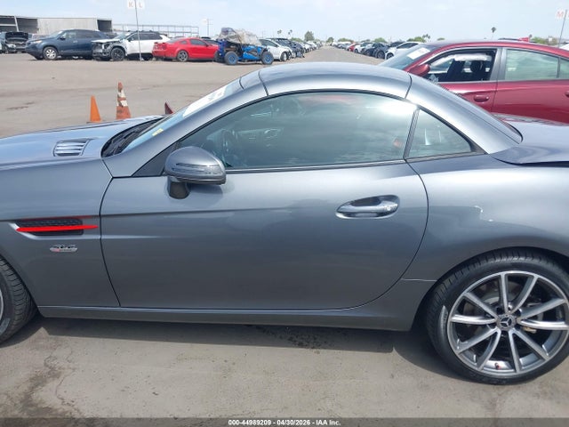 44989209 :رقم المزاد ، WDDPK3JA1JF148180 vin ، 2018 Mercedes-benz Slc 300 مزاد بيع