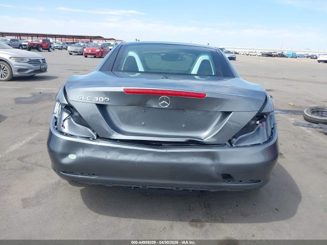 44989209 :رقم المزاد ، WDDPK3JA1JF148180 vin ، 2018 Mercedes-benz Slc 300 مزاد بيع