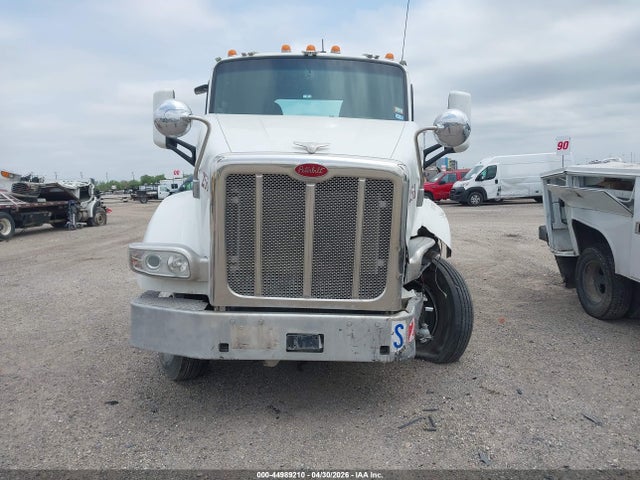 44989210 :رقم المزاد ، 1XPCDP9X1JD490872 vin ، 2018 Peterbilt 567 مزاد بيع