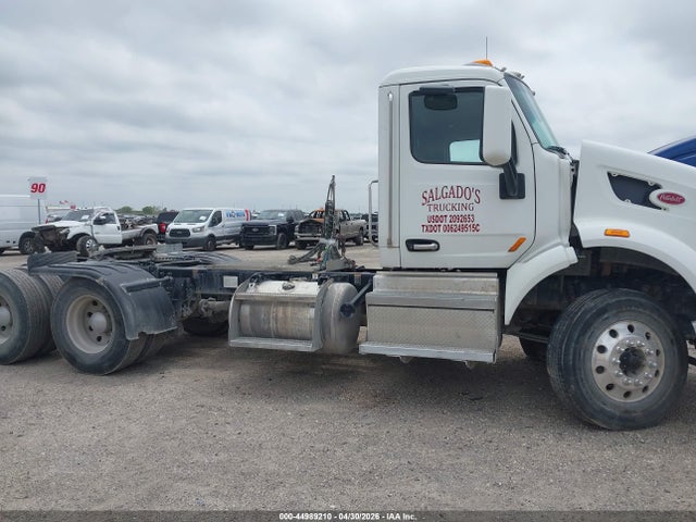 44989210 :رقم المزاد ، 1XPCDP9X1JD490872 vin ، 2018 Peterbilt 567 مزاد بيع
