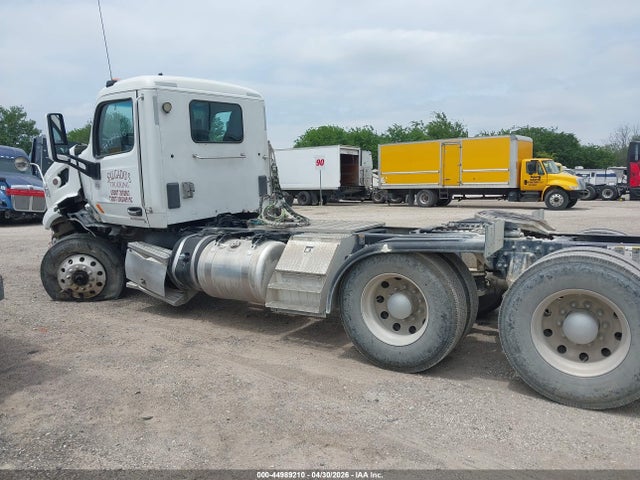 44989210 :رقم المزاد ، 1XPCDP9X1JD490872 vin ، 2018 Peterbilt 567 مزاد بيع