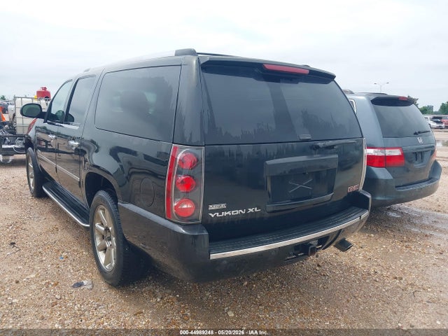2011 Gmc Yukon Xl 1500 Denali მანქანა იყიდება აუქციონზე, vin: 1GKS1MEF8BR281896, აუქციონის ნომერი: 44989248