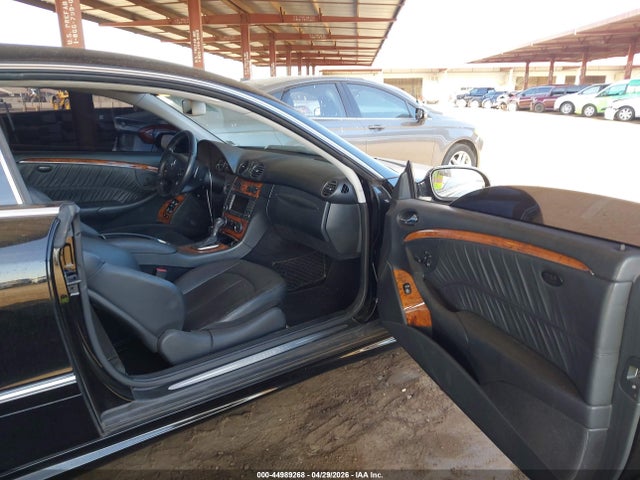 44989268 :رقم المزاد ، WDBTJ72H88F257291 vin ، 2008 Mercedes-benz Clk 550 مزاد بيع