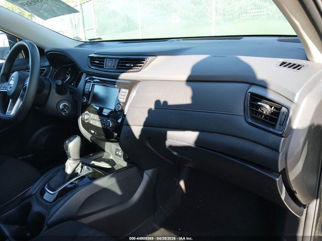 2018 Nissan Rogue S მანქანა იყიდება აუქციონზე, vin: 5N1AT2MV0JC720004, აუქციონის ნომერი: 44989369