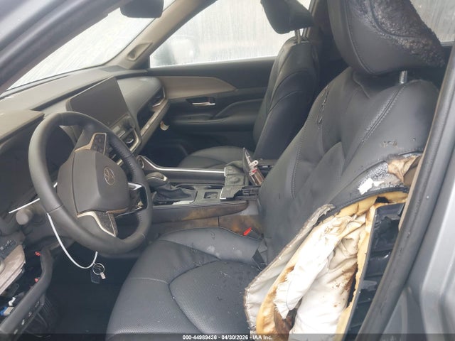 2026 Toyota Grand Highlander Hybrid Limited მანქანა იყიდება აუქციონზე, vin: 5TDACAB55TS083792, აუქციონის ნომერი: 44989436