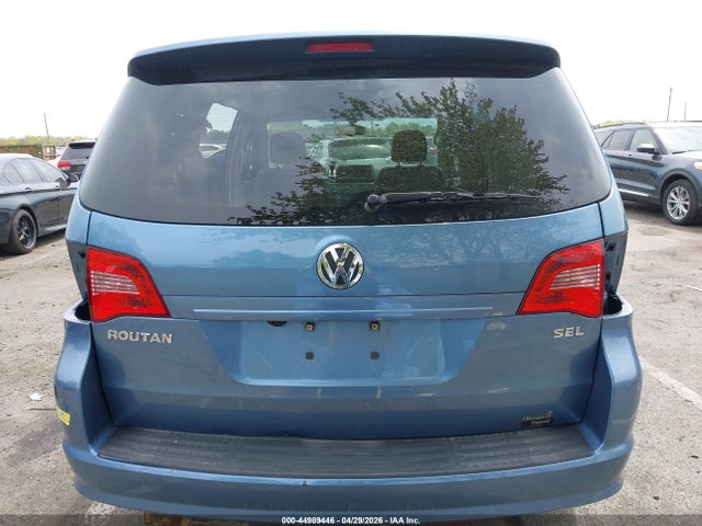 44989446 :رقم المزاد ، 2C4RVACG9CR120400 vin ، 2012 Volkswagen Routan Sel مزاد بيع