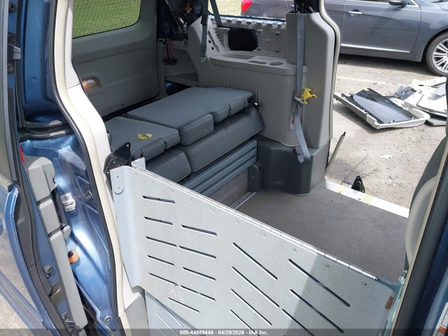 44989446 :رقم المزاد ، 2C4RVACG9CR120400 vin ، 2012 Volkswagen Routan Sel مزاد بيع