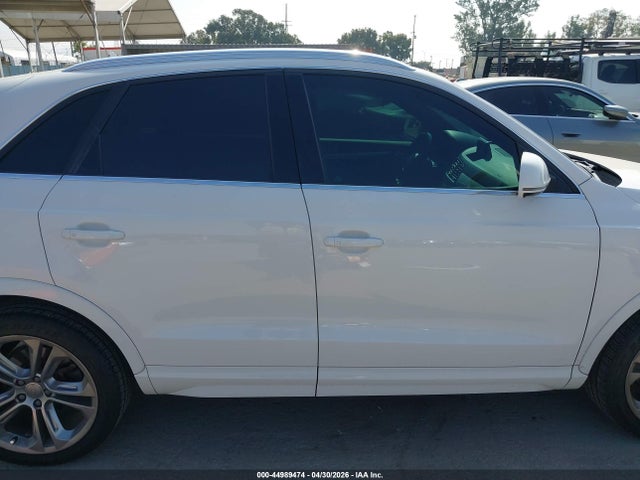 WA1JCCFS3HR003983 Audi Q3 2.0t Premium
