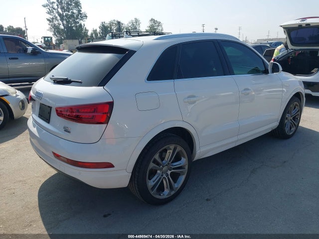 WA1JCCFS3HR003983 Audi Q3 2.0t Premium