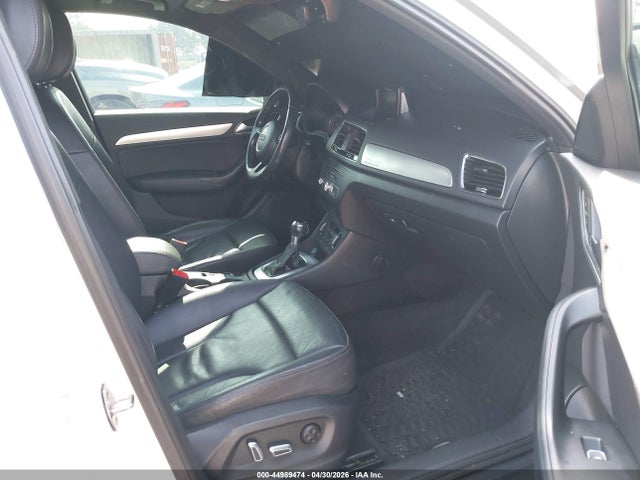 WA1JCCFS3HR003983 Audi Q3 2.0t Premium