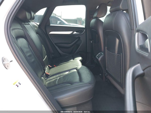 WA1JCCFS3HR003983 Audi Q3 2.0t Premium