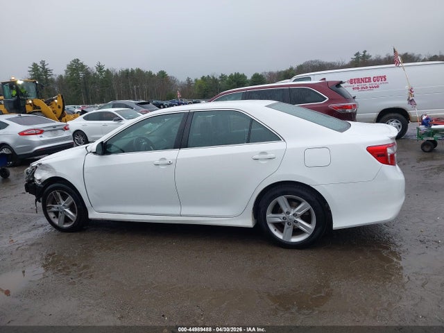 4T1BF1FK3EU397625 Toyota CAMRY SE