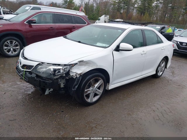 4T1BF1FK3EU397625 Toyota CAMRY SE