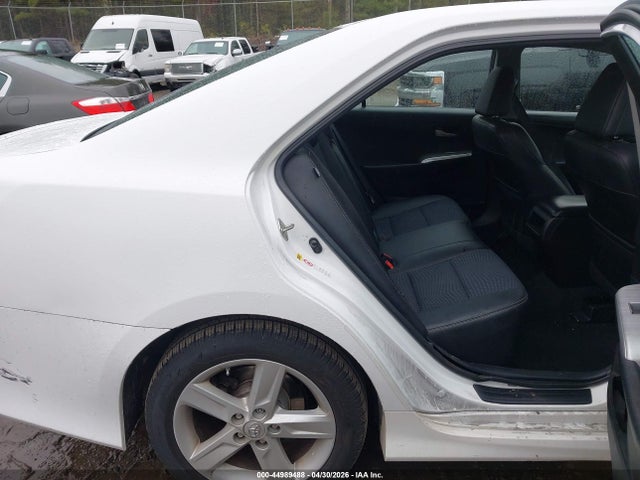4T1BF1FK3EU397625 Toyota CAMRY SE