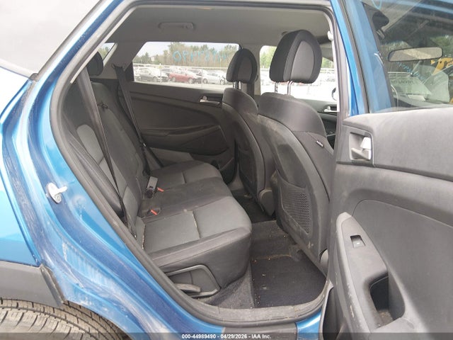 44989490 :رقم المزاد ، KM8J2CA42JU776461 vin ، 2018 Hyundai Tucson Se مزاد بيع