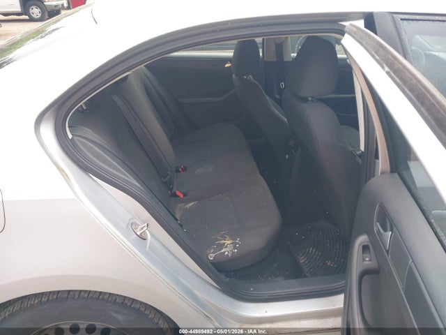 Продаж на аукціоні авто 2015 Volkswagen Jetta 2.0l S, vin: 3VW2K7AJ9FM342780, номер лоту: 44989492