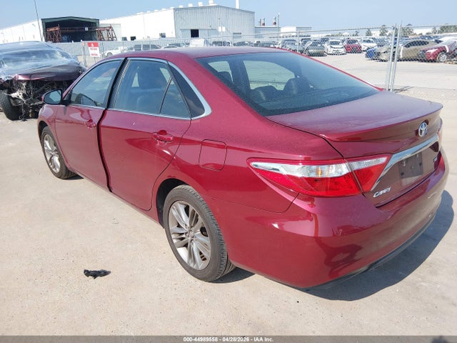 44989558 :رقم المزاد ، 4T1BF1FK4HU755156 vin ، 2017 Toyota Camry Se مزاد بيع