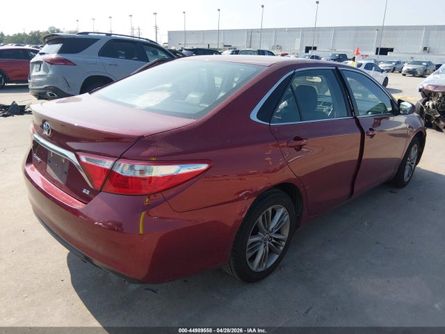 44989558 :رقم المزاد ، 4T1BF1FK4HU755156 vin ، 2017 Toyota Camry Se مزاد بيع