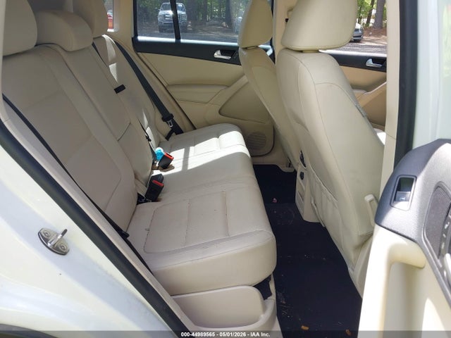 44989565 :رقم المزاد ، WVGAV7AXXHK016292 vin ، 2017 Volkswagen Tiguan 2.0t/2.0t S مزاد بيع