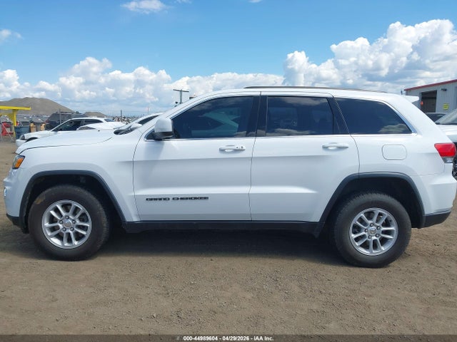 1C4RJFAG4JC207266 Jeep Grand Cherokee Laredo 4x4