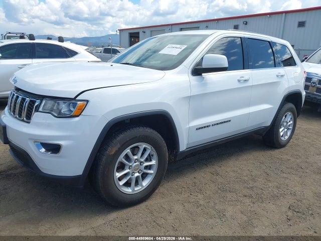 1C4RJFAG4JC207266 Jeep Grand Cherokee Laredo 4x4