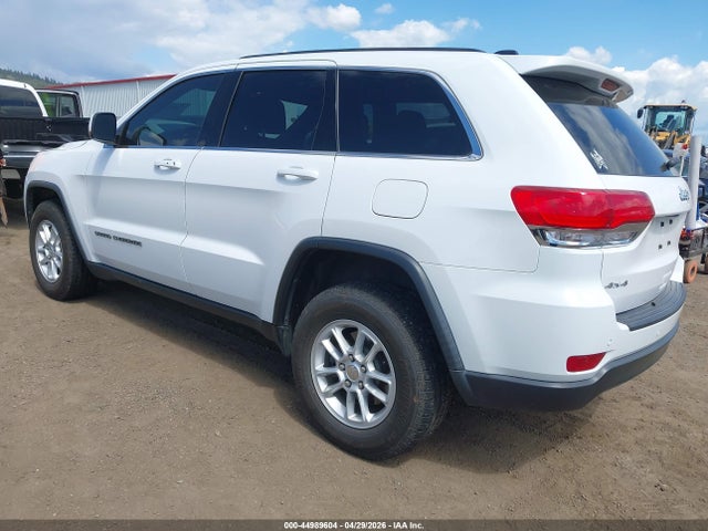 1C4RJFAG4JC207266 Jeep Grand Cherokee Laredo 4x4